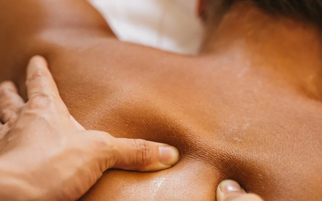 Pourquoi intégrer le massage californien à votre routine